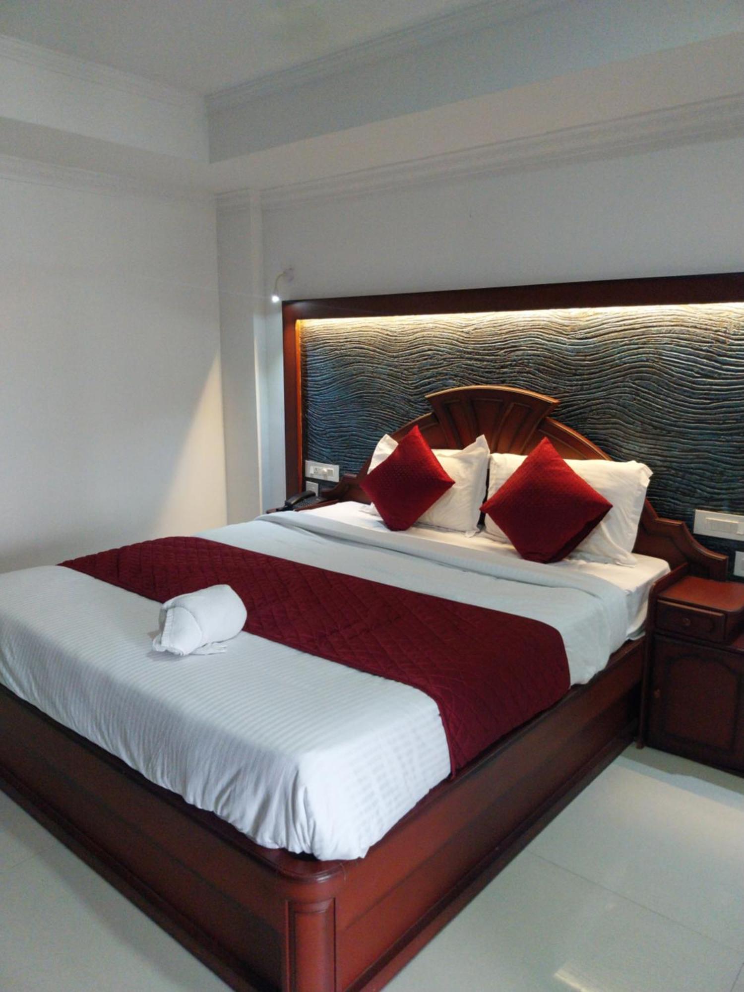 Hotel Savera Park Thrissur Ngoại thất bức ảnh