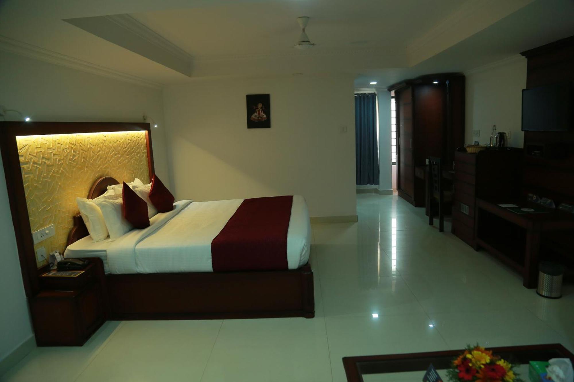 Hotel Savera Park Thrissur Ngoại thất bức ảnh