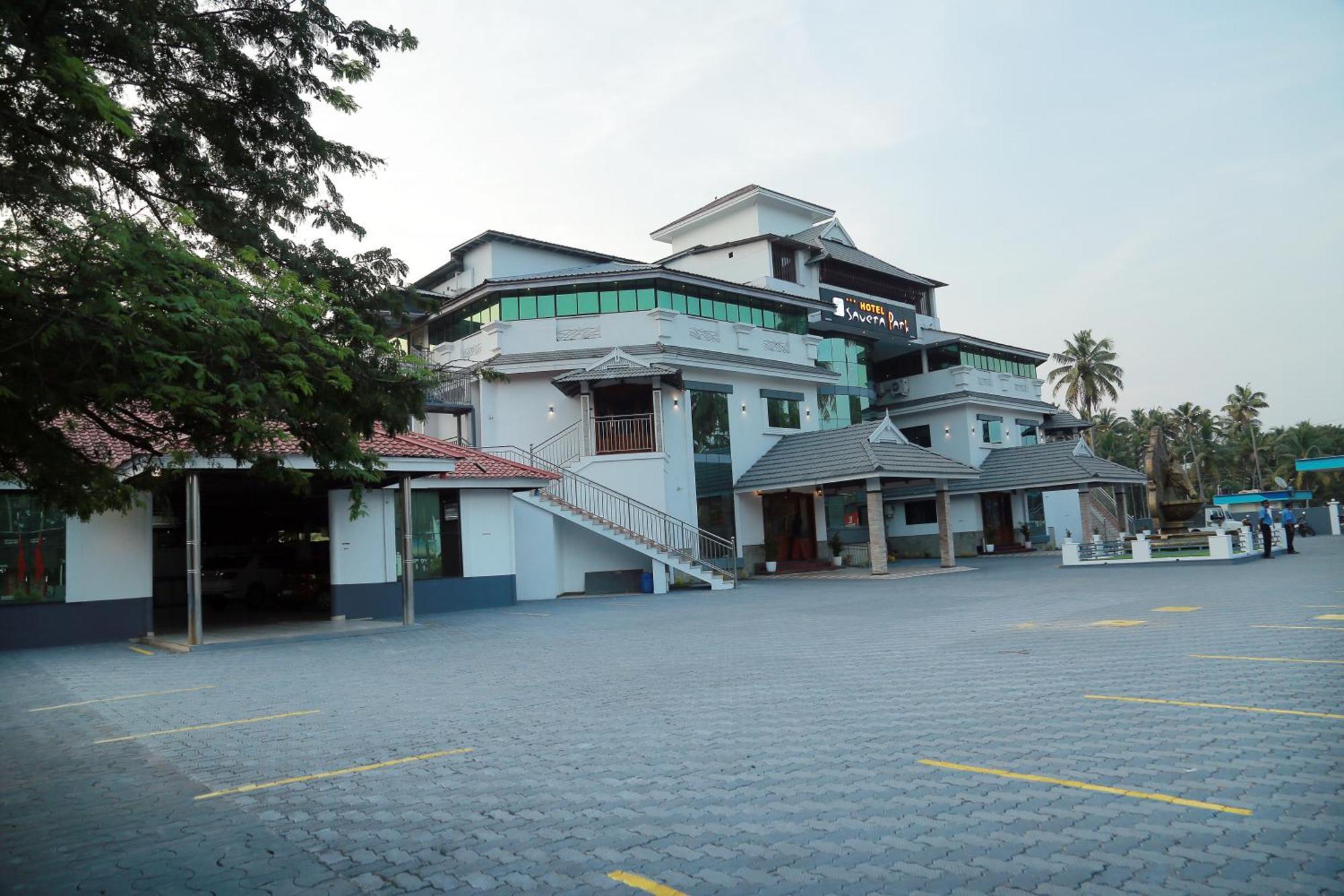 Hotel Savera Park Thrissur Ngoại thất bức ảnh