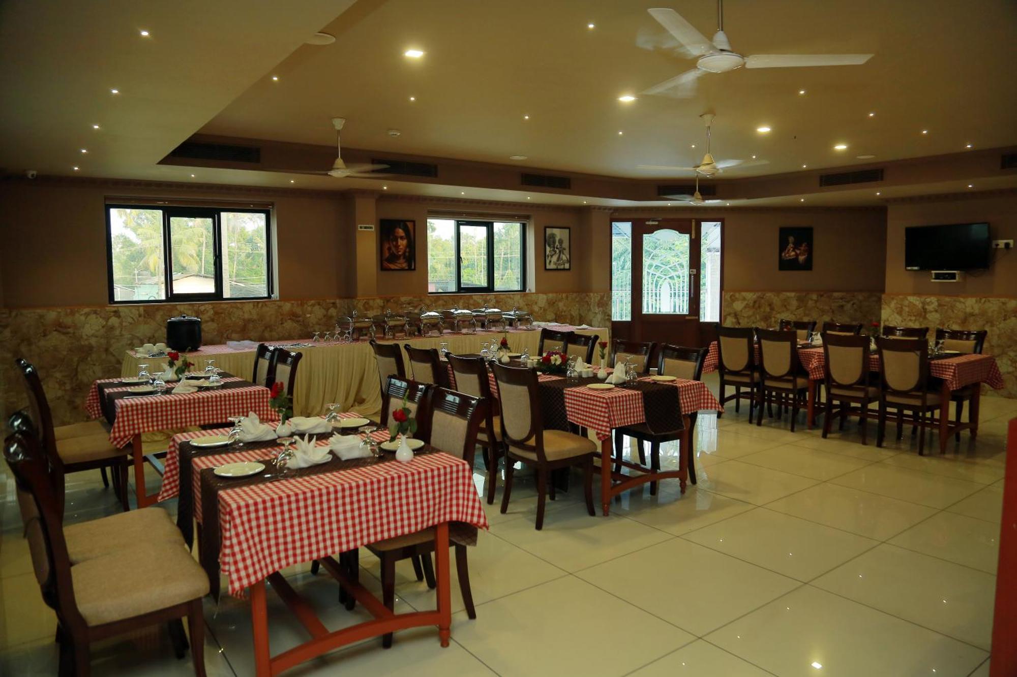 Hotel Savera Park Thrissur Ngoại thất bức ảnh