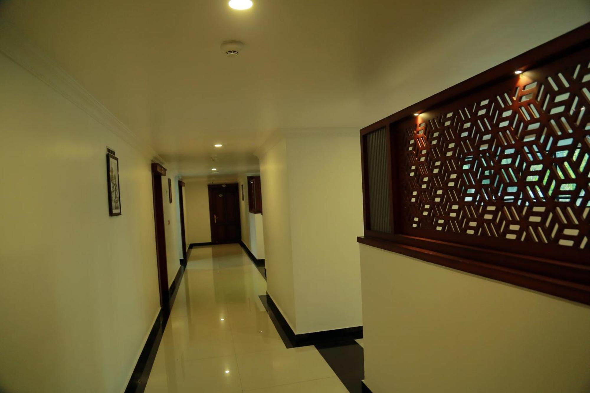 Hotel Savera Park Thrissur Ngoại thất bức ảnh