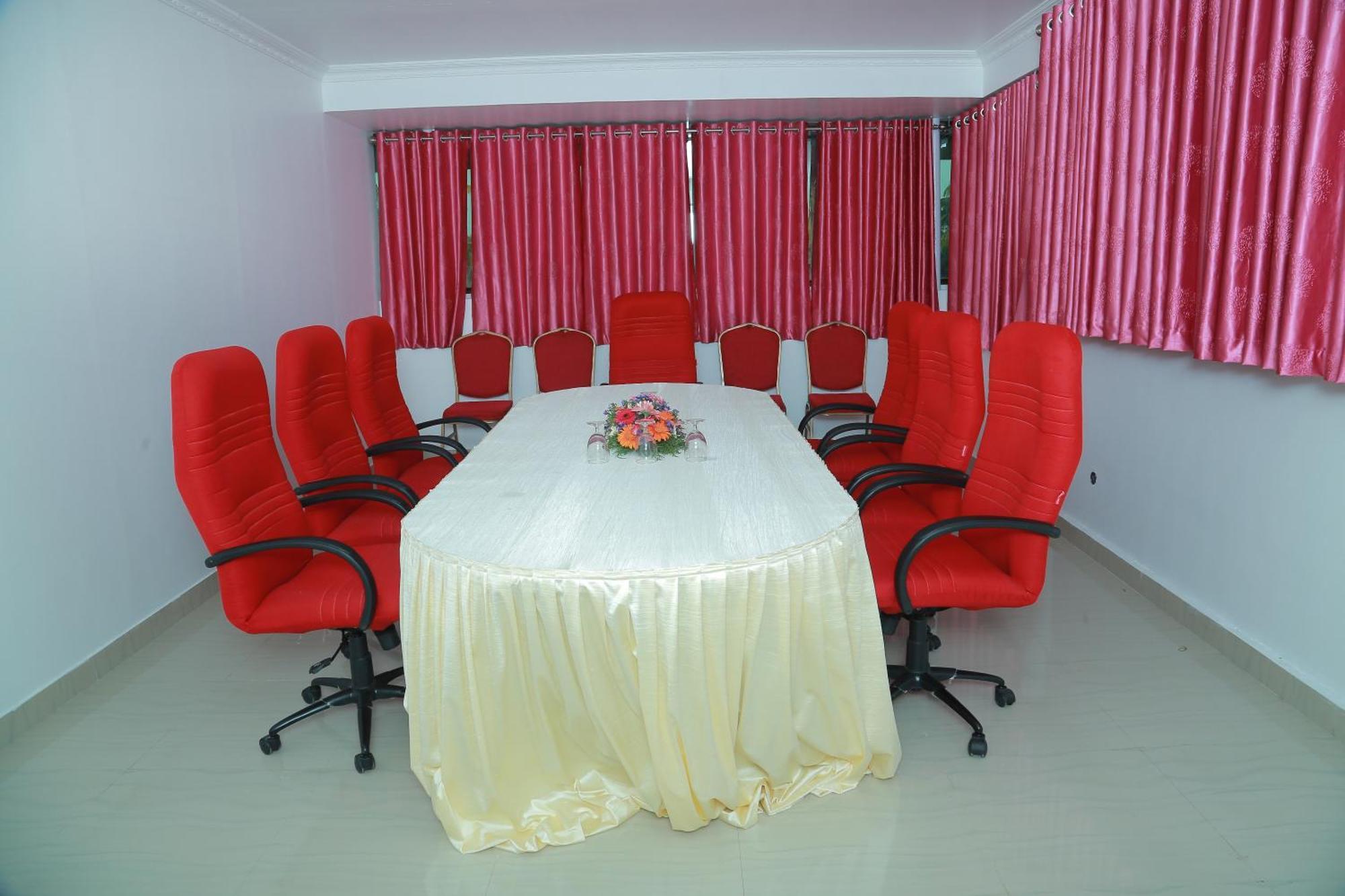 Hotel Savera Park Thrissur Ngoại thất bức ảnh