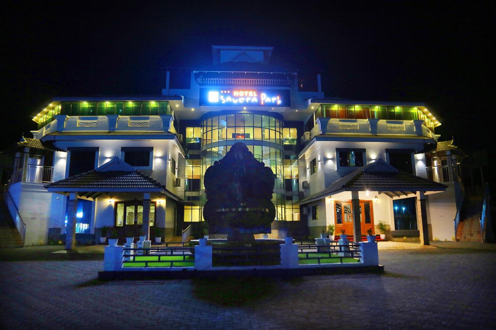 Hotel Savera Park Thrissur Ngoại thất bức ảnh